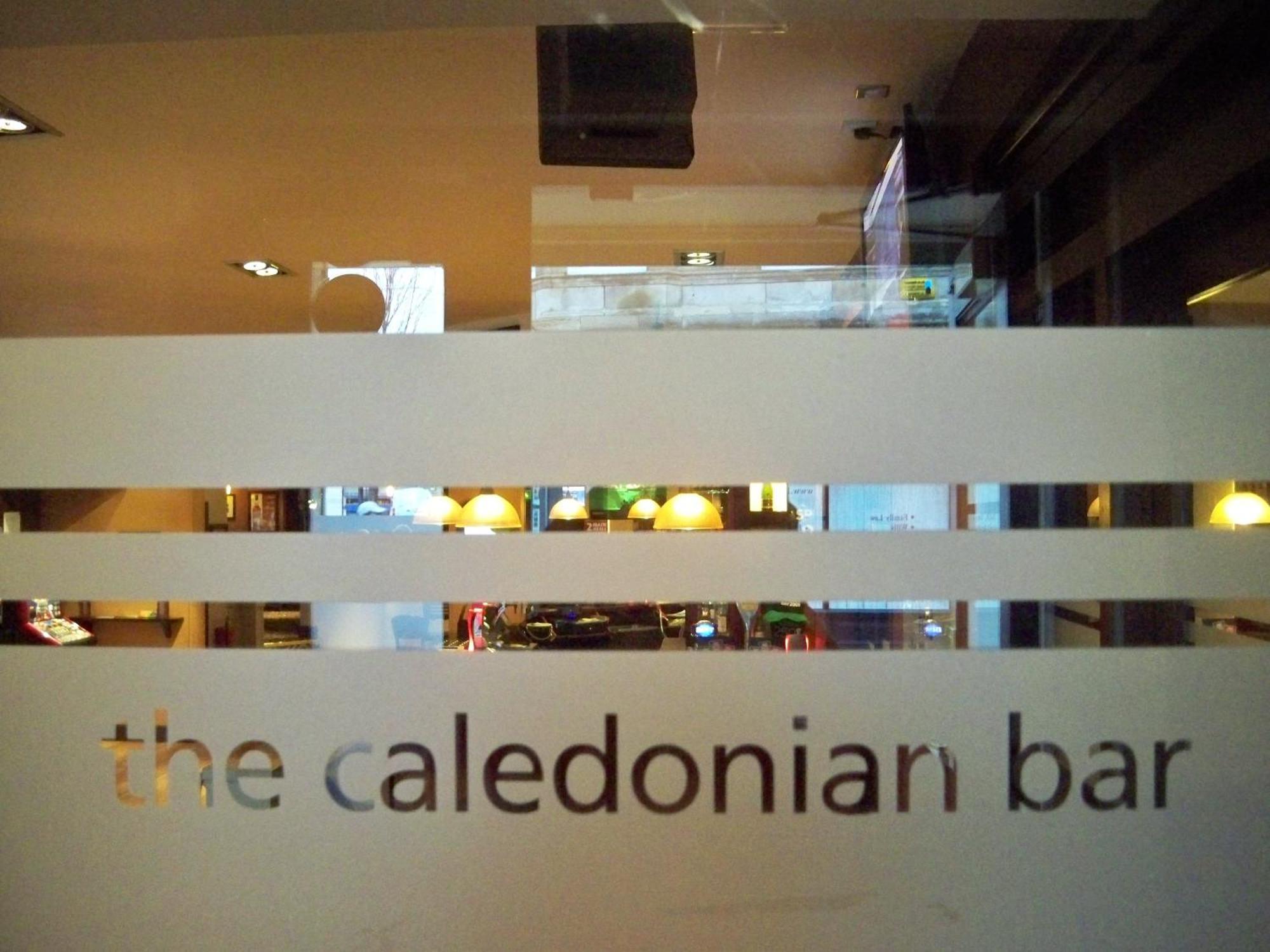 The Caledonian Hotel Leven  Ngoại thất bức ảnh